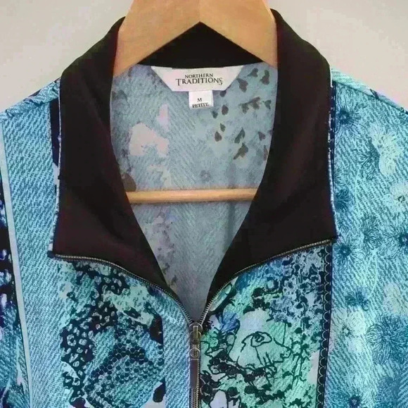 NORTHERN TRADTITIONS | Women's Black/Blue Floral Zip Up Lightweight Sweater - Picture 2 of 4